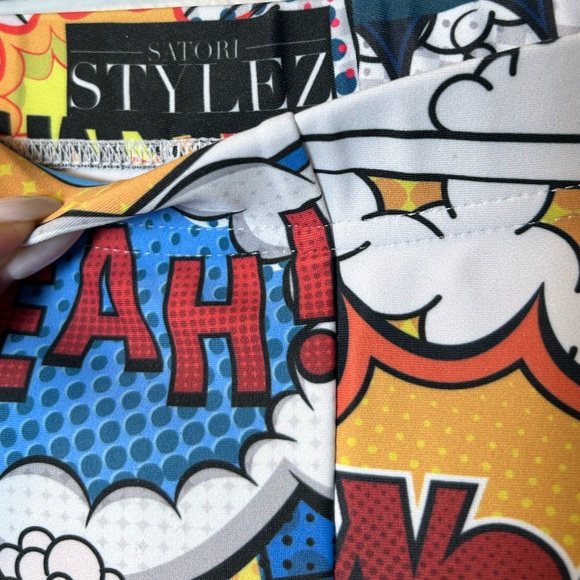 Satori Stylez Womens Comic Book Capri Leggings - Picture 6 of 6
